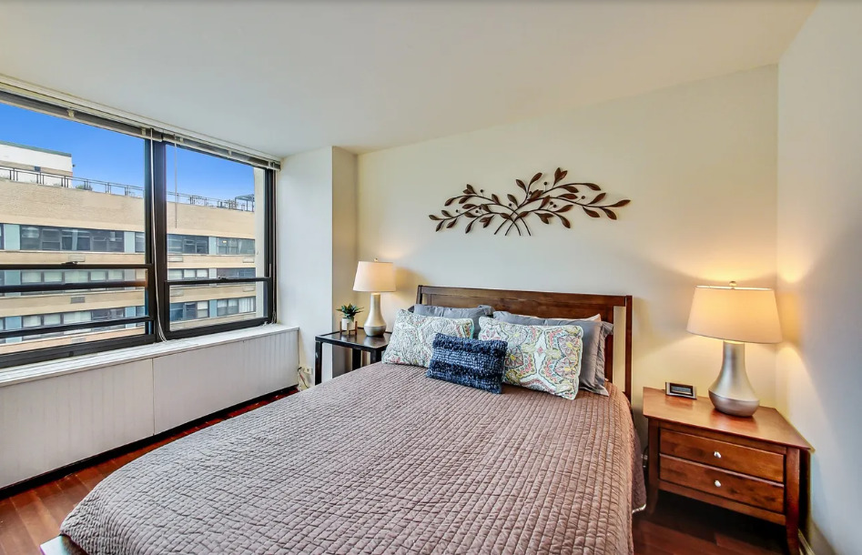 222 E PEARSON Street Unit: 2307