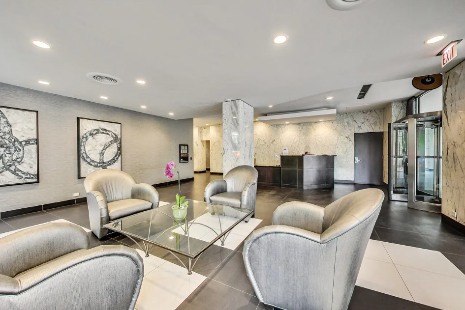 222 E PEARSON Street Unit: 2307