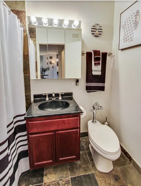 222 E PEARSON Street Unit: 2307