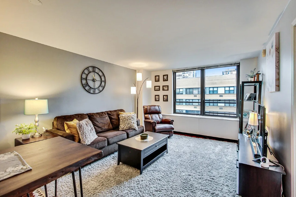 222 E PEARSON Street Unit: 2307