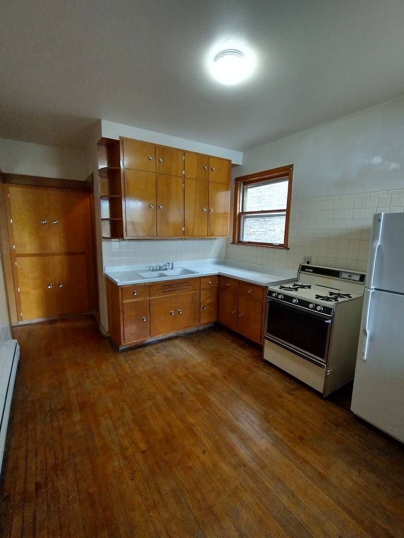 3646 W Wrightwood Avenue Unit: 2