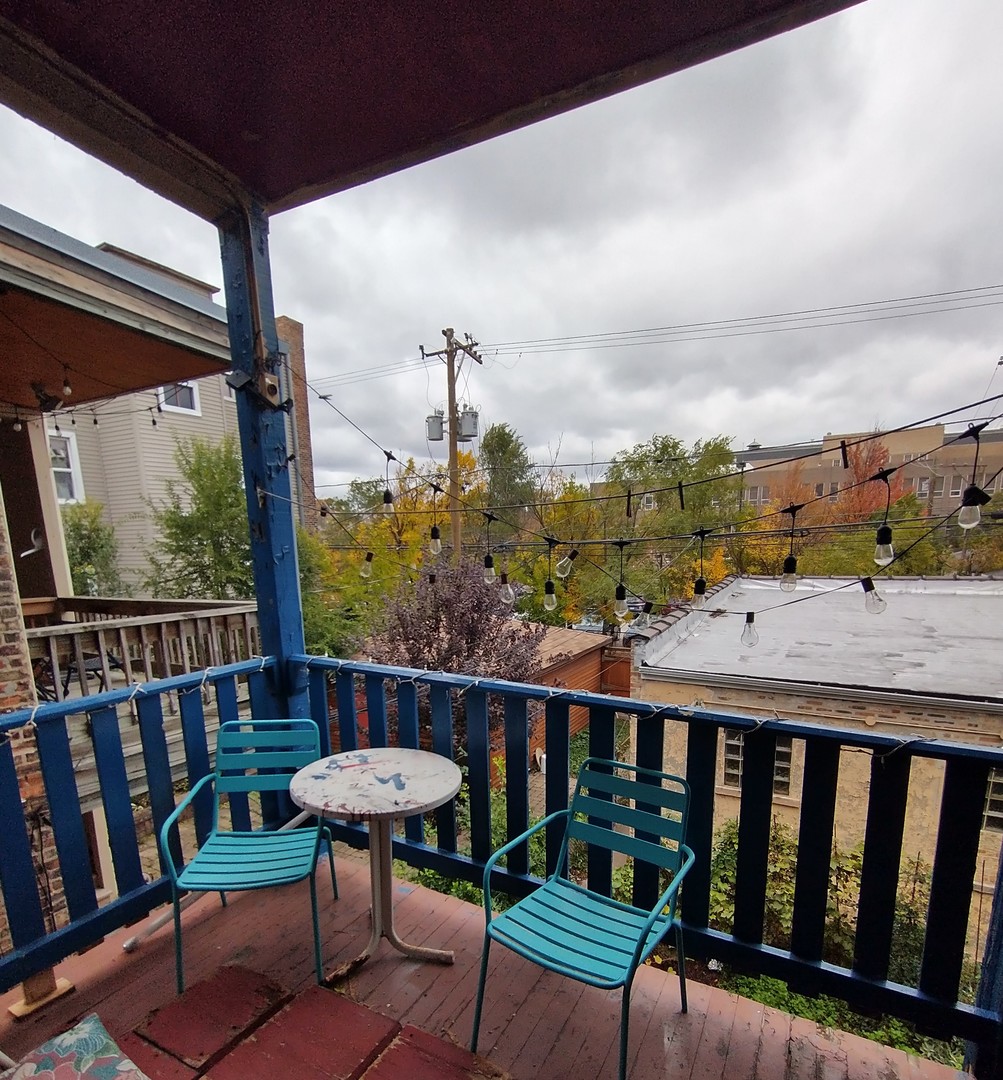 3646 W Wrightwood Avenue Unit: 2