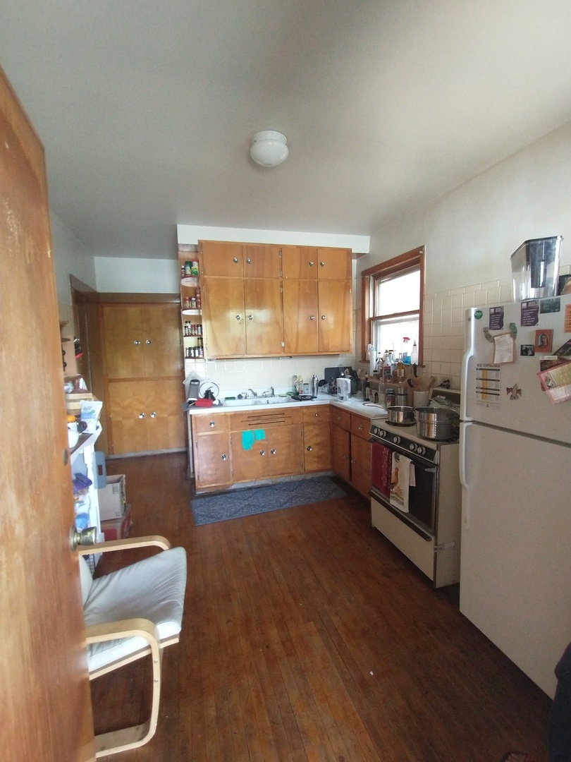 3646 W Wrightwood Avenue Unit: 2