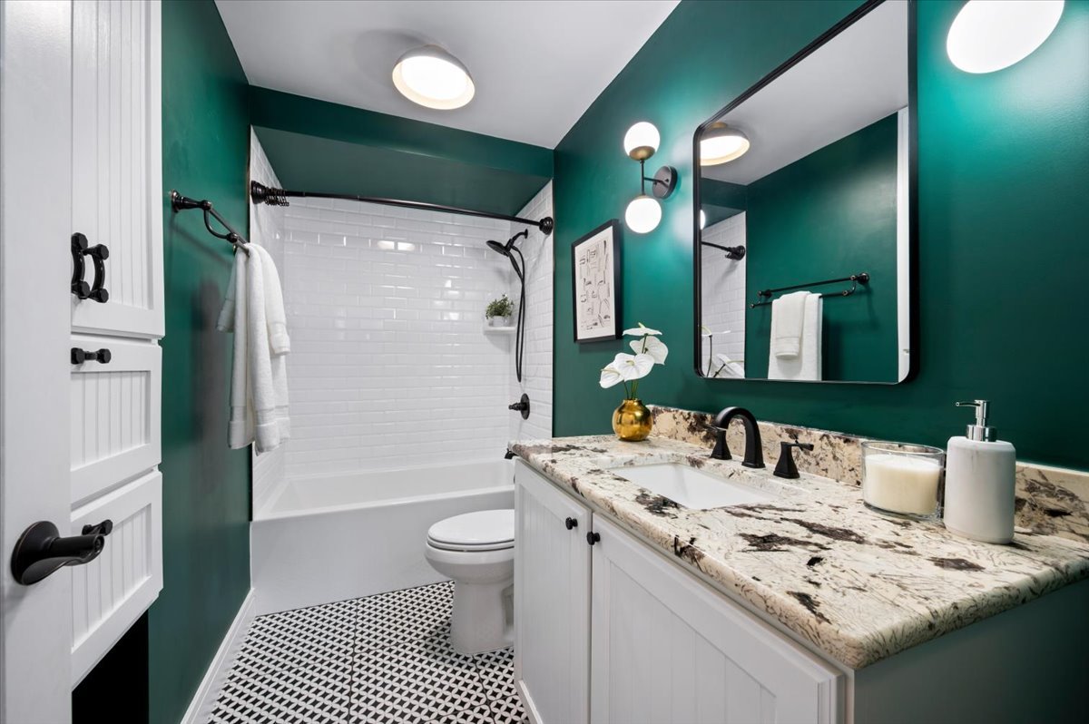 5855 N Sheridan Road Unit: 25G