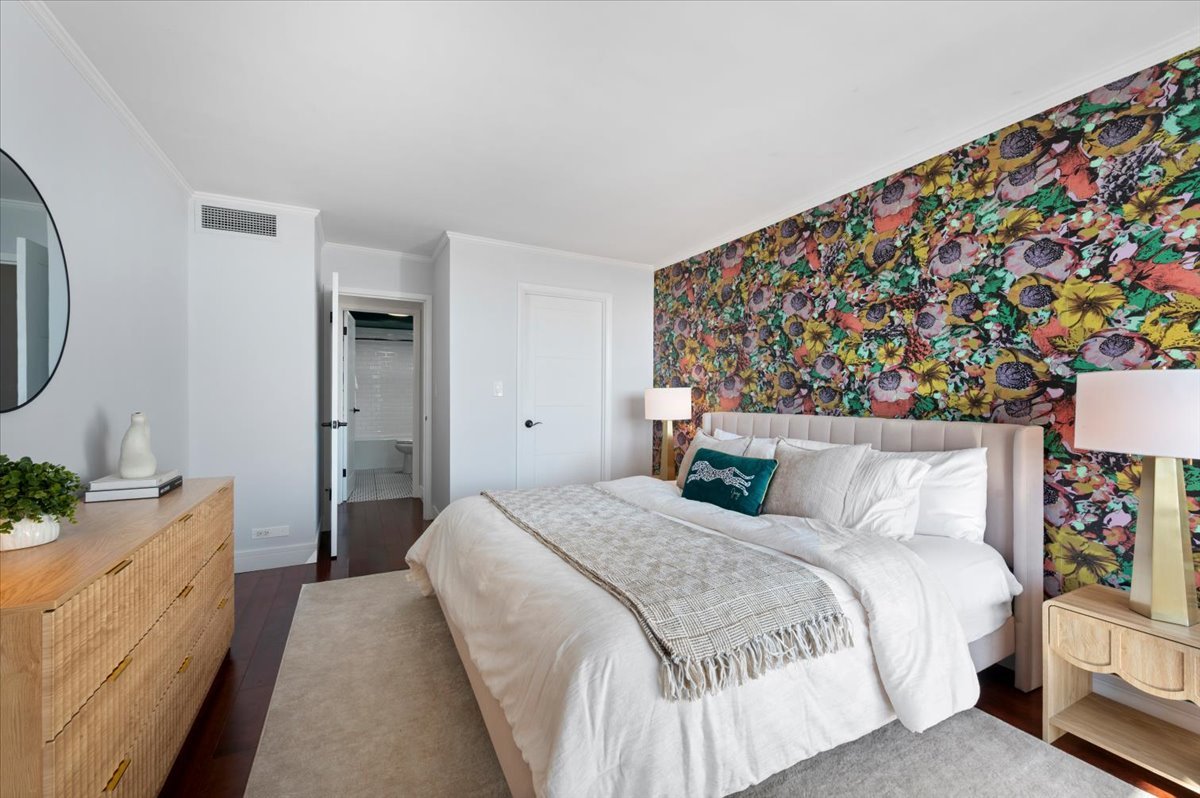 5855 N Sheridan Road Unit: 25G