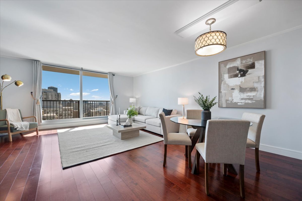 5855 N Sheridan Road Unit: 25G