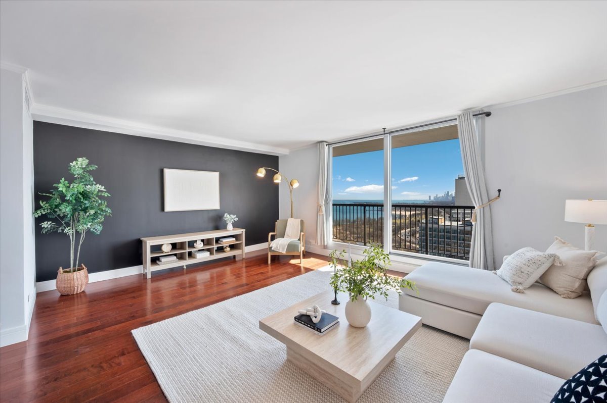 5855 N Sheridan Road Unit: 25G