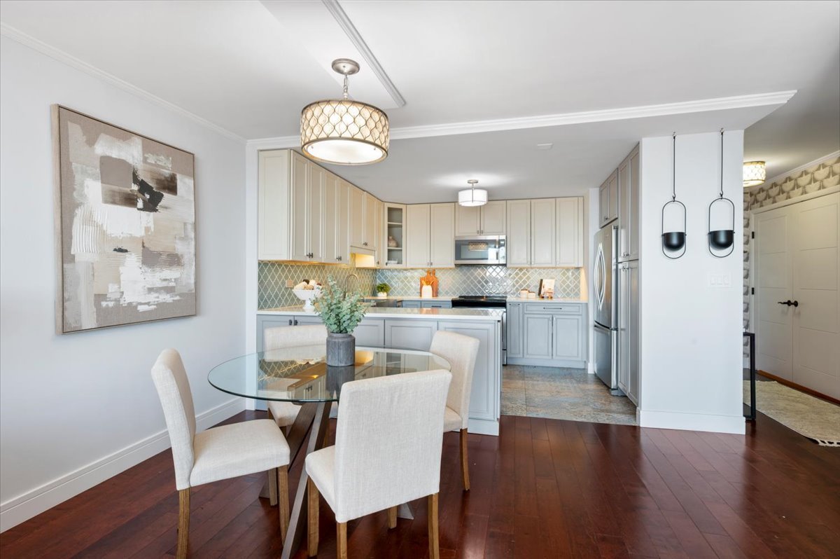 5855 N Sheridan Road Unit: 25G