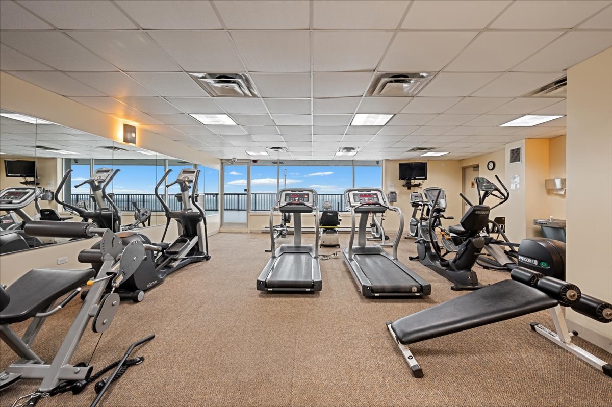 5855 N Sheridan Road Unit: 25G