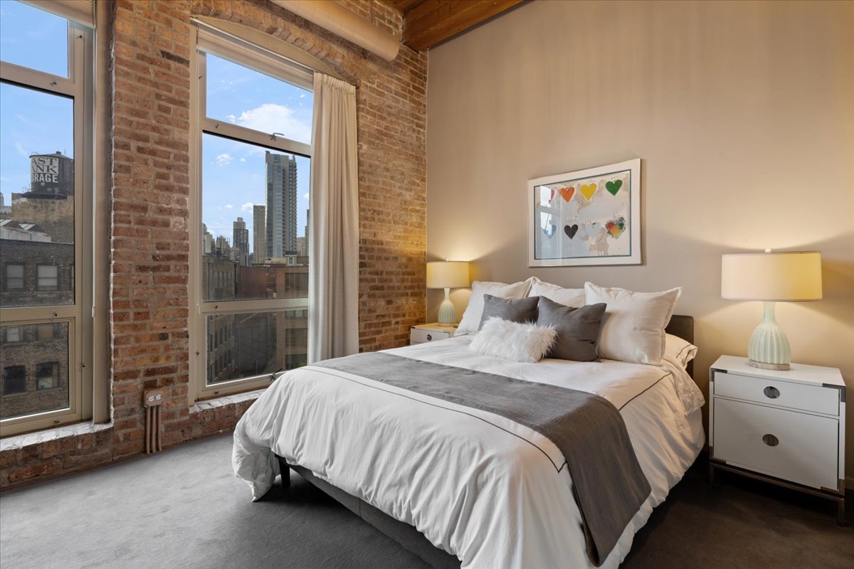 550 N Kingsbury Street Unit: 614