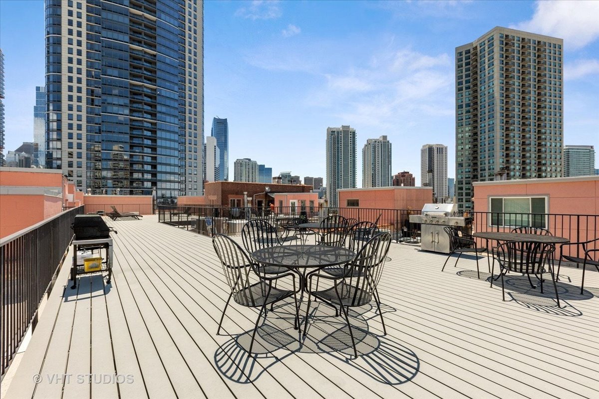 550 N Kingsbury Street Unit: 614
