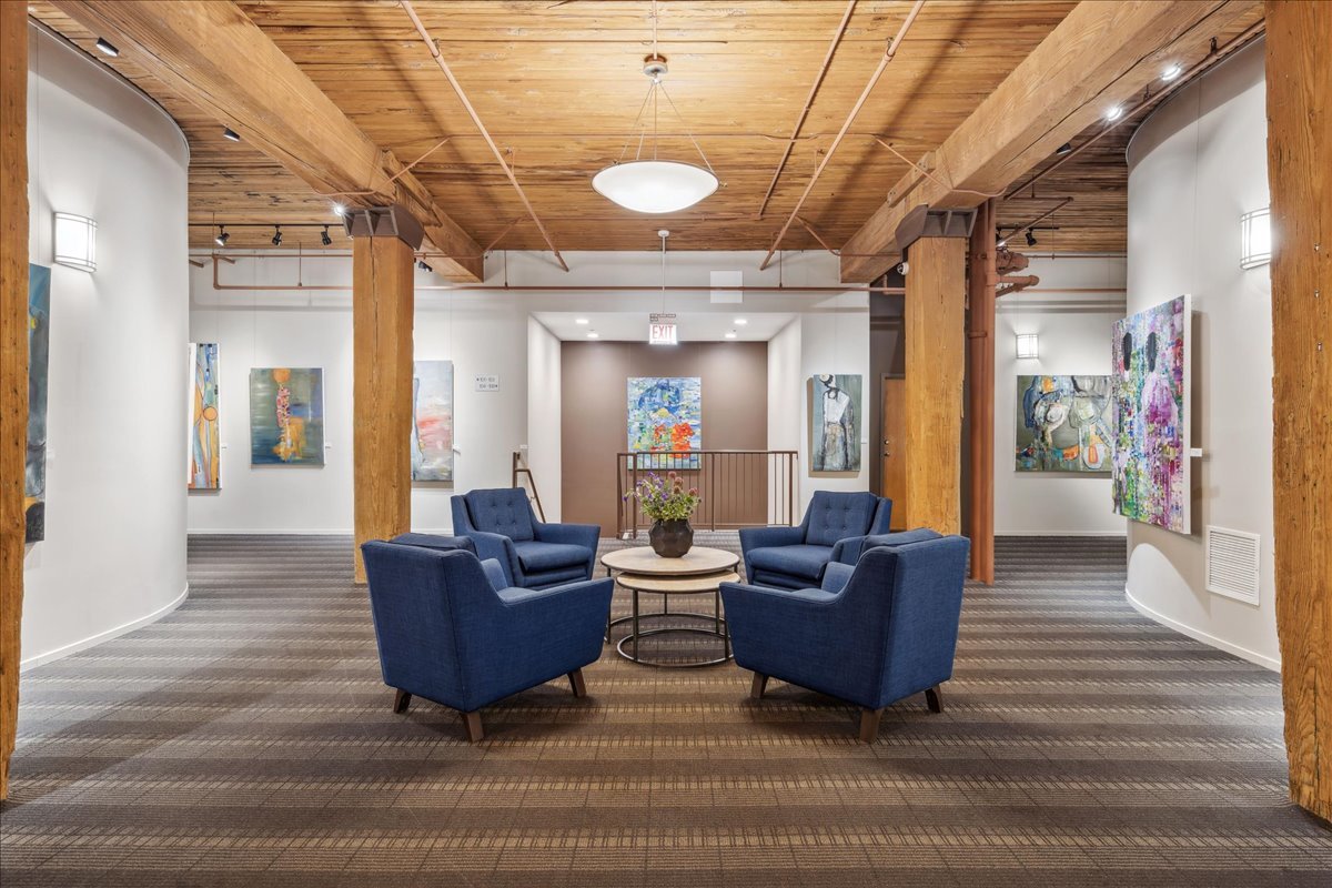 550 N Kingsbury Street Unit: 614