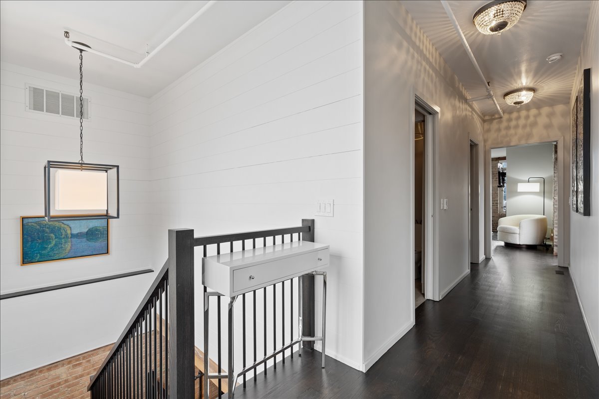 550 N Kingsbury Street Unit: 614