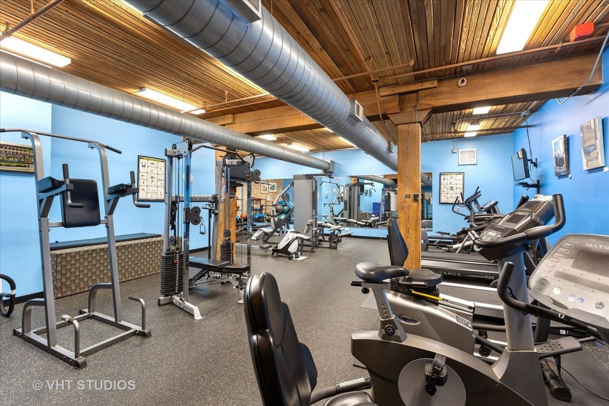 550 N Kingsbury Street Unit: 614