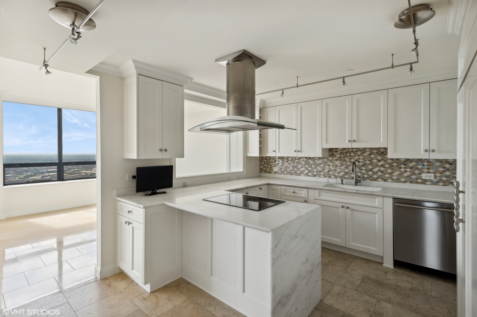 180 E PEARSON Street Unit: 5906