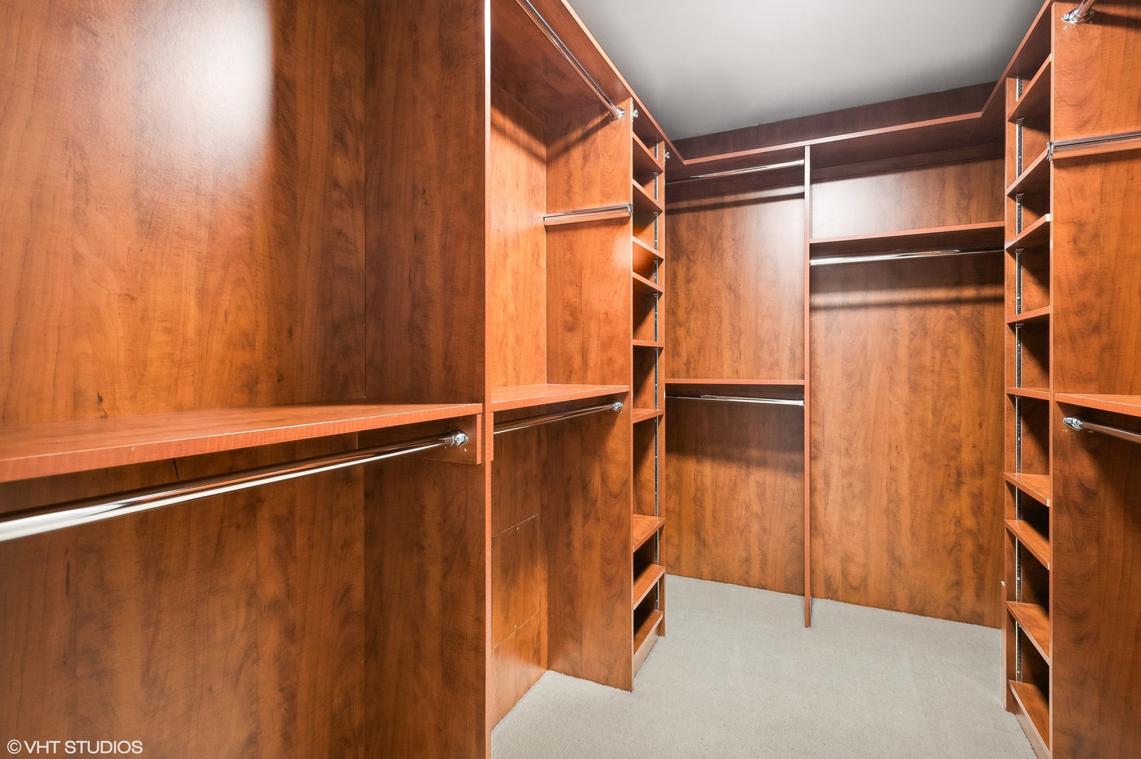 180 E PEARSON Street Unit: 5906
