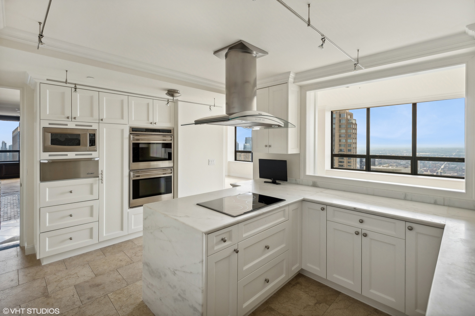 180 E PEARSON Street Unit: 5906