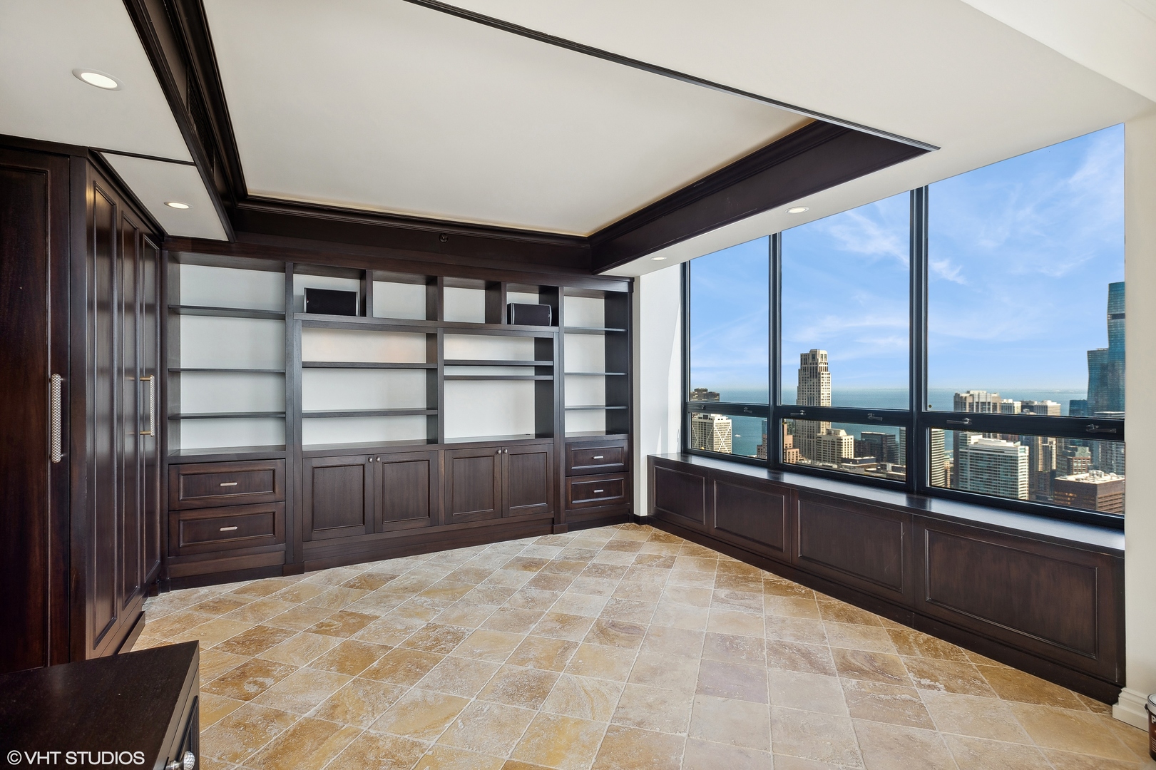 180 E PEARSON Street Unit: 5906