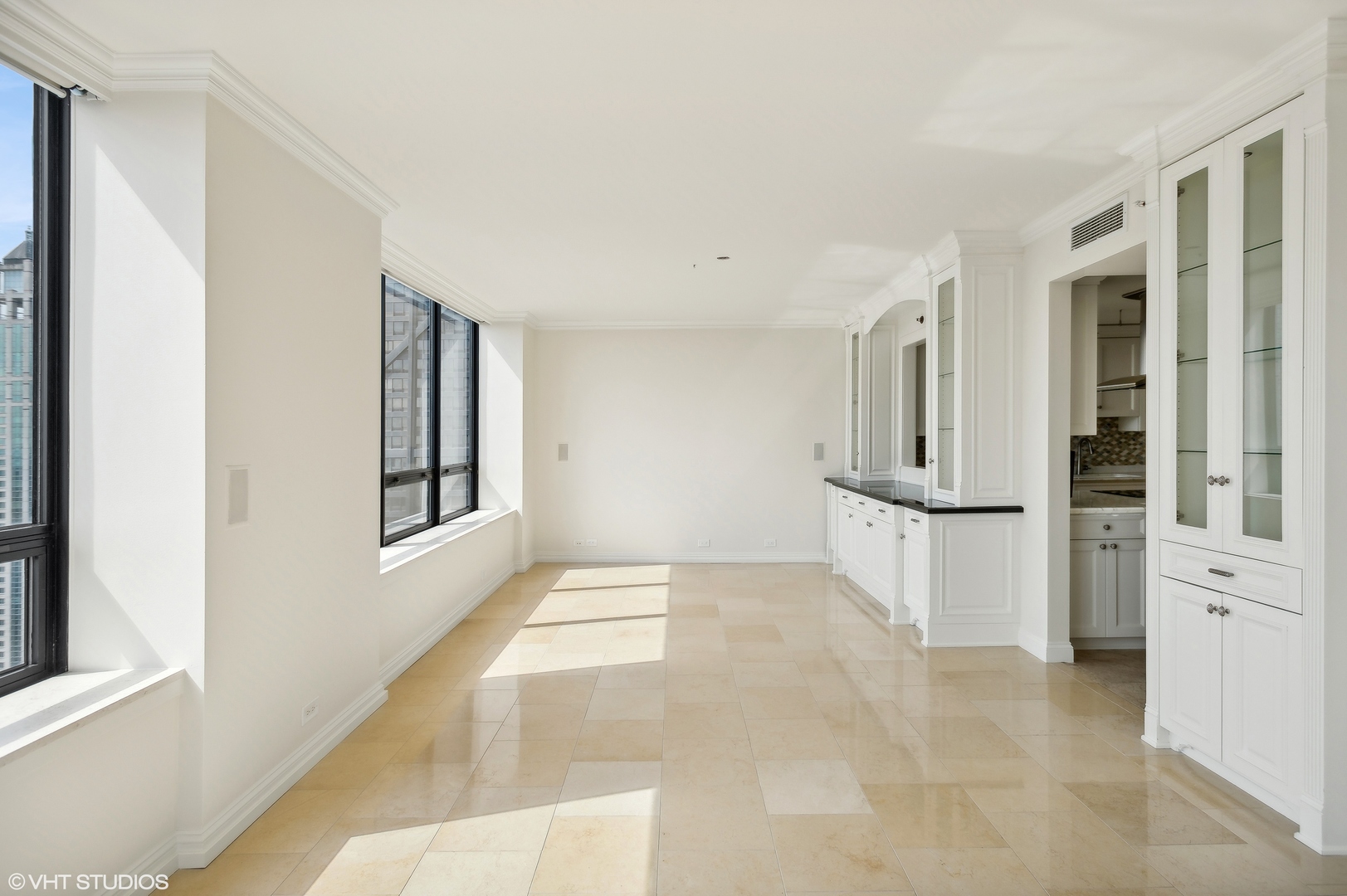 180 E PEARSON Street Unit: 5906
