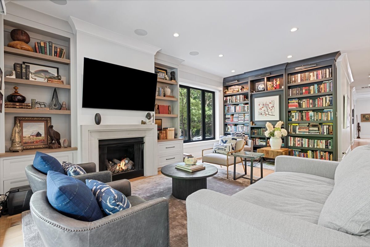 2207 N Orchard Street Unit: 1