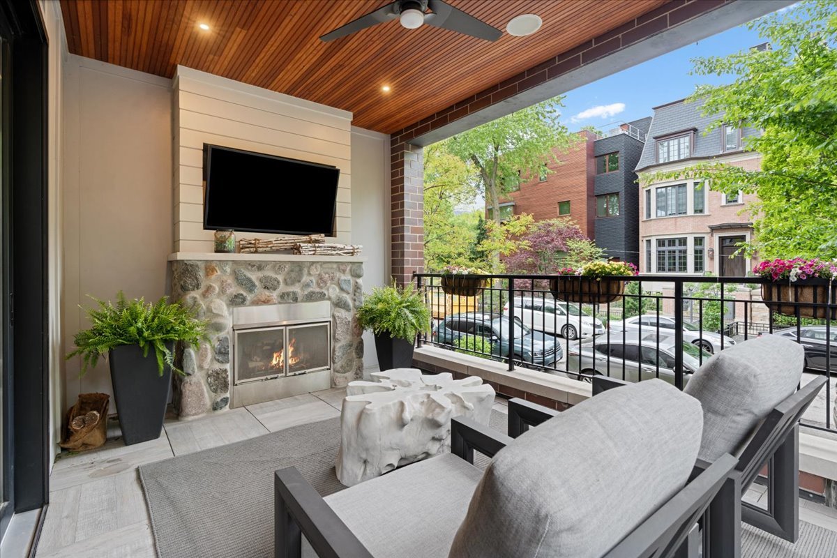 2207 N Orchard Street Unit: 1
