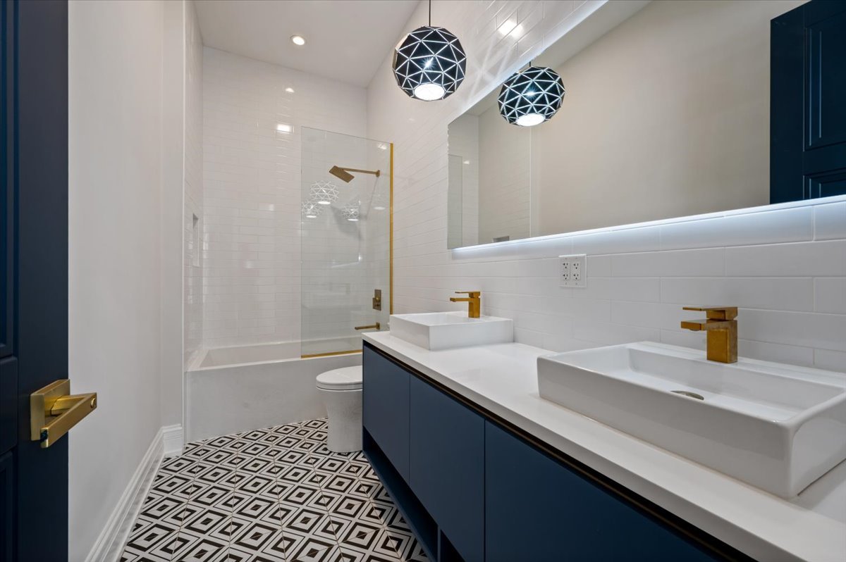 1425 W Fullerton Avenue Unit: 2N