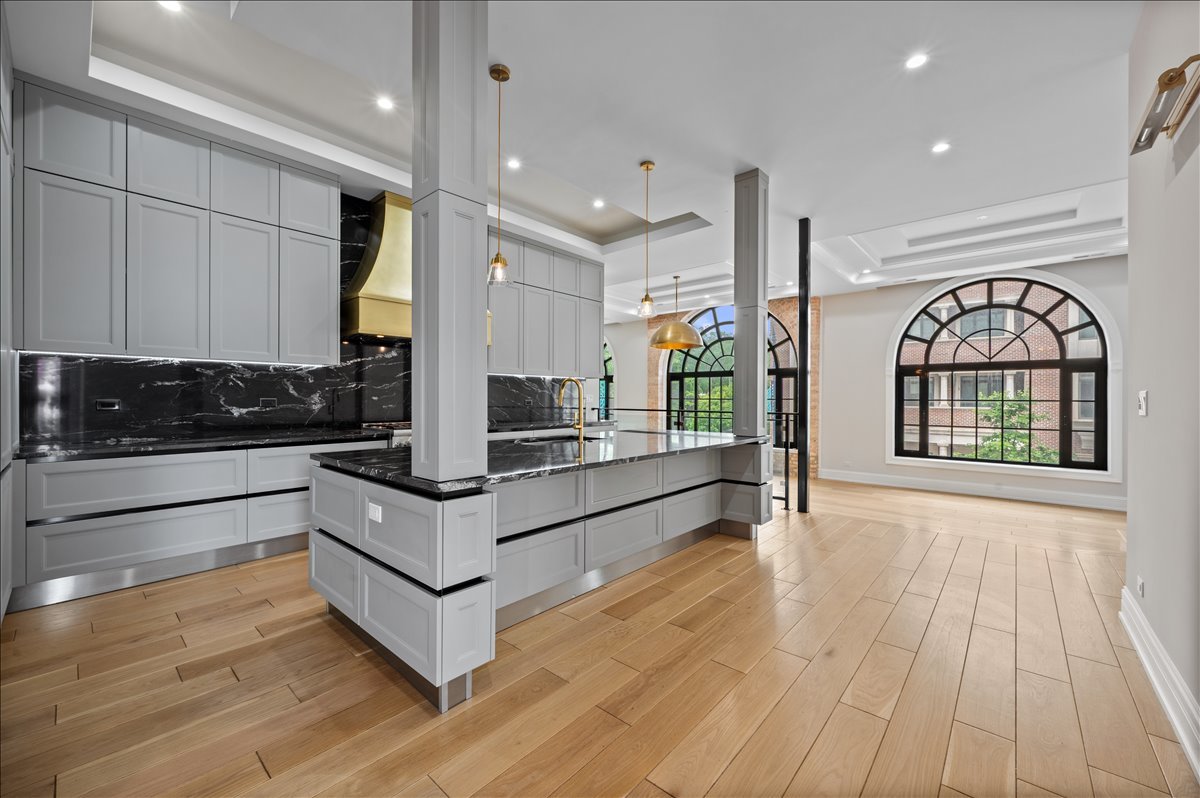 1425 W Fullerton Avenue Unit: 2N
