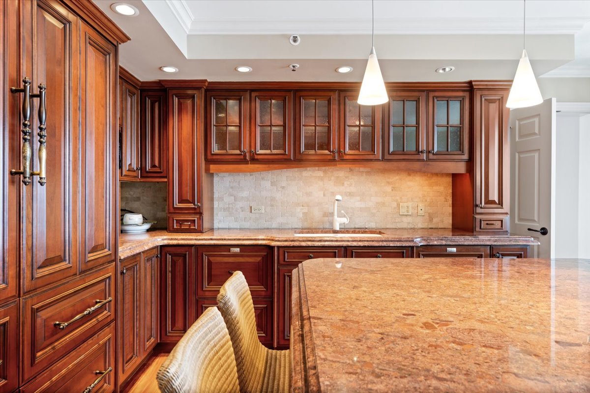 132 E Delaware Place Unit: 5906