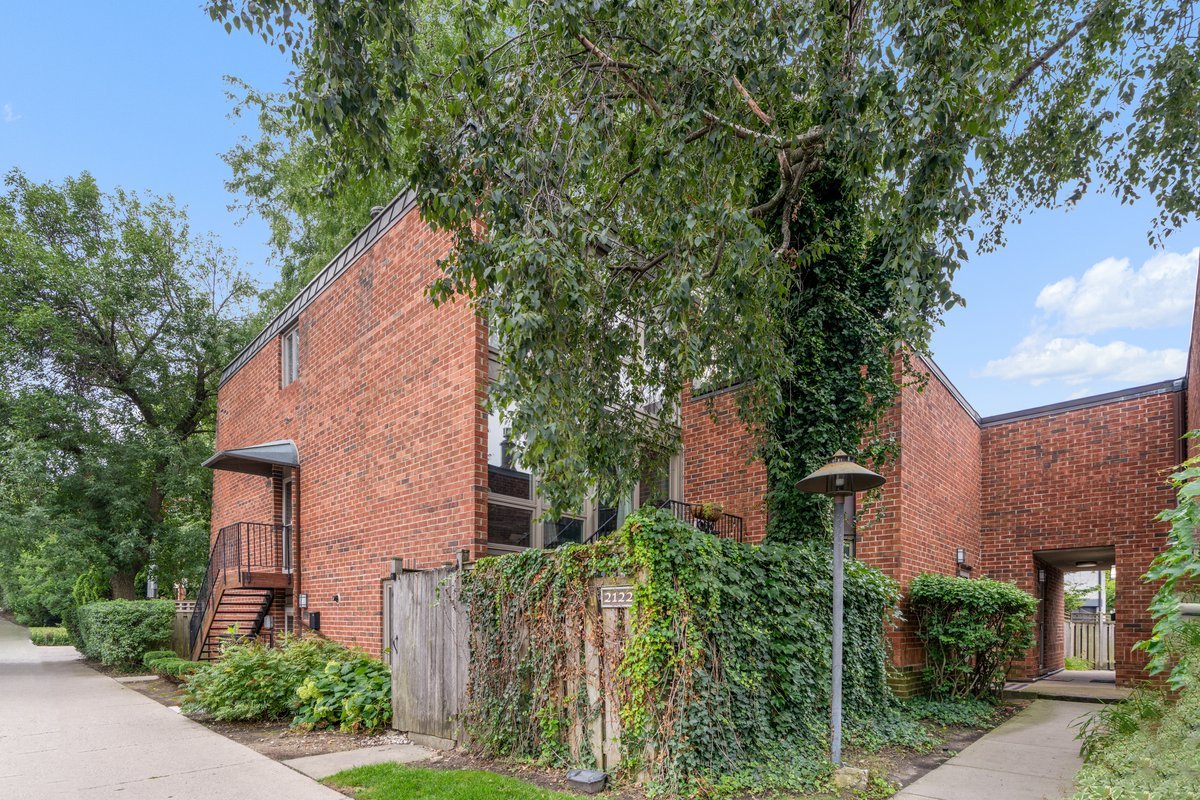 2122 N Lincoln Avenue Unit: A1
