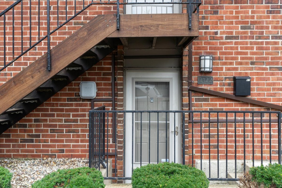 2122 N Lincoln Avenue Unit: A1