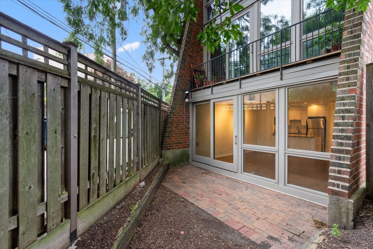 2122 N Lincoln Avenue Unit: A1