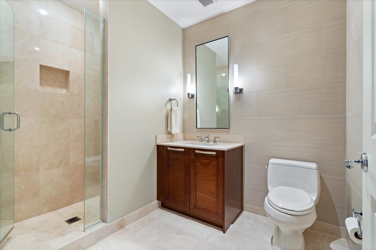 11 E Walton Street Unit: 3202