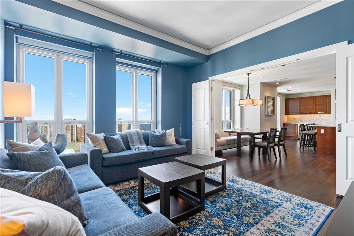 11 E Walton Street Unit: 3202