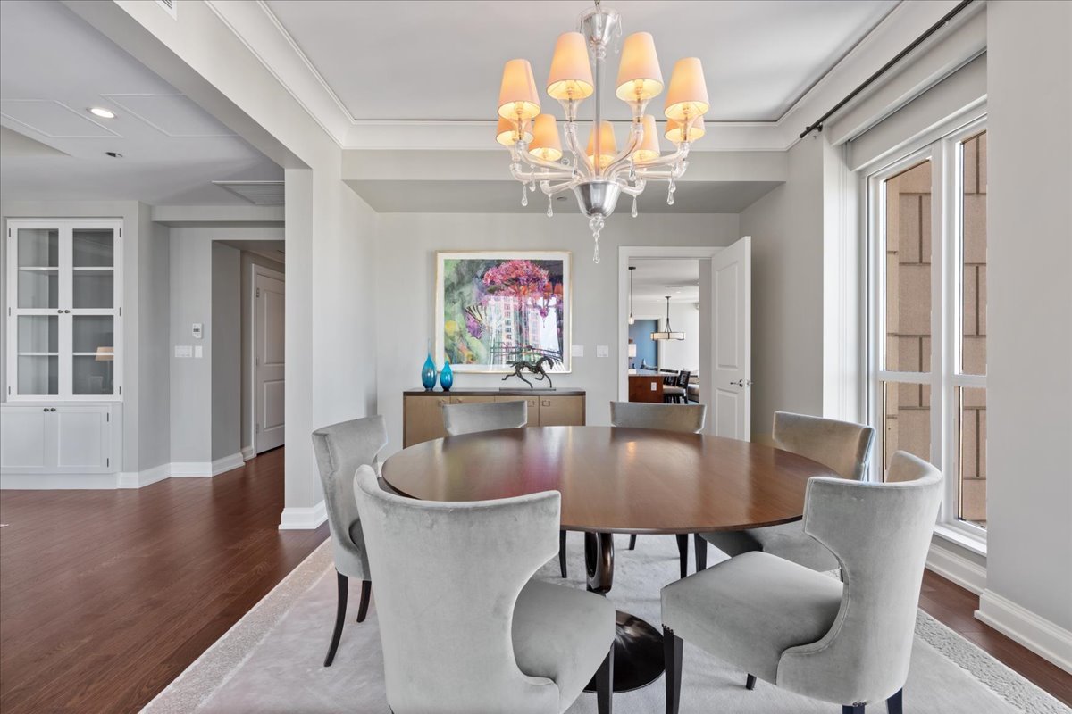 11 E Walton Street Unit: 3202