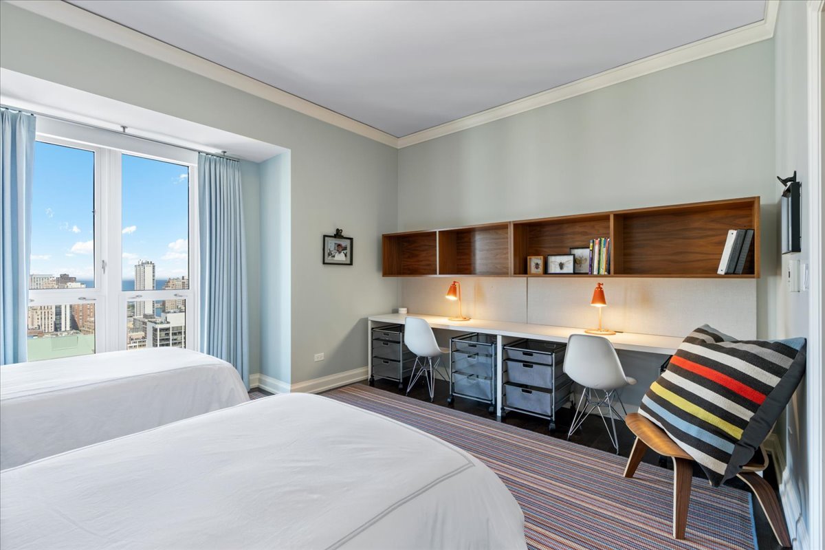 11 E Walton Street Unit: 3202