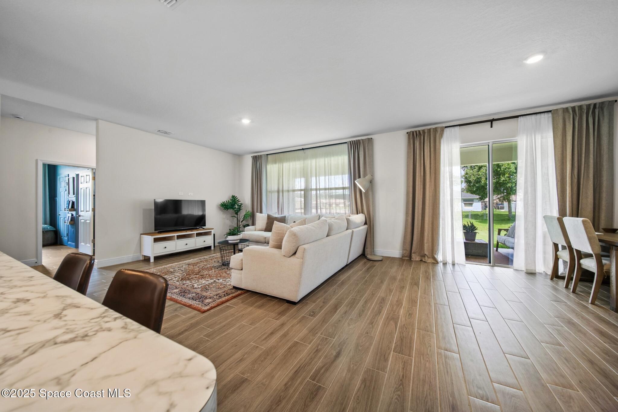 2306 SW Pamona Street