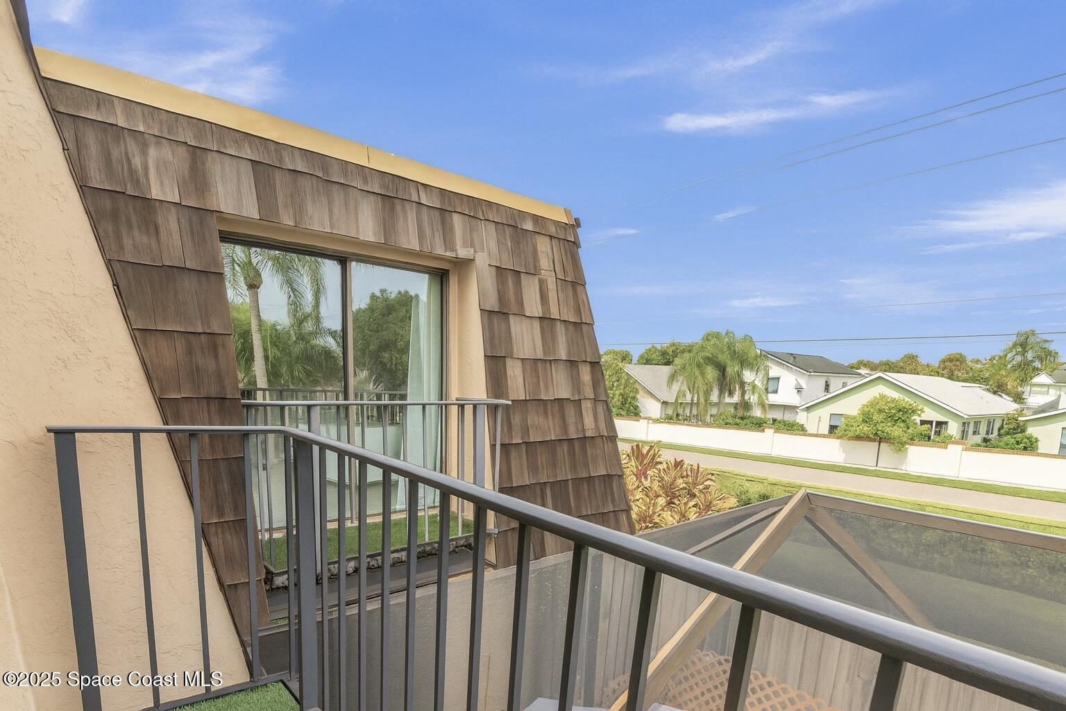 465 E Waverly Place 8b