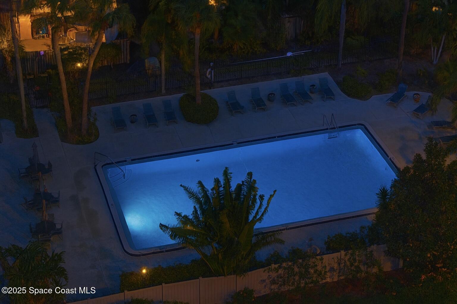 465 E Waverly Place 8b