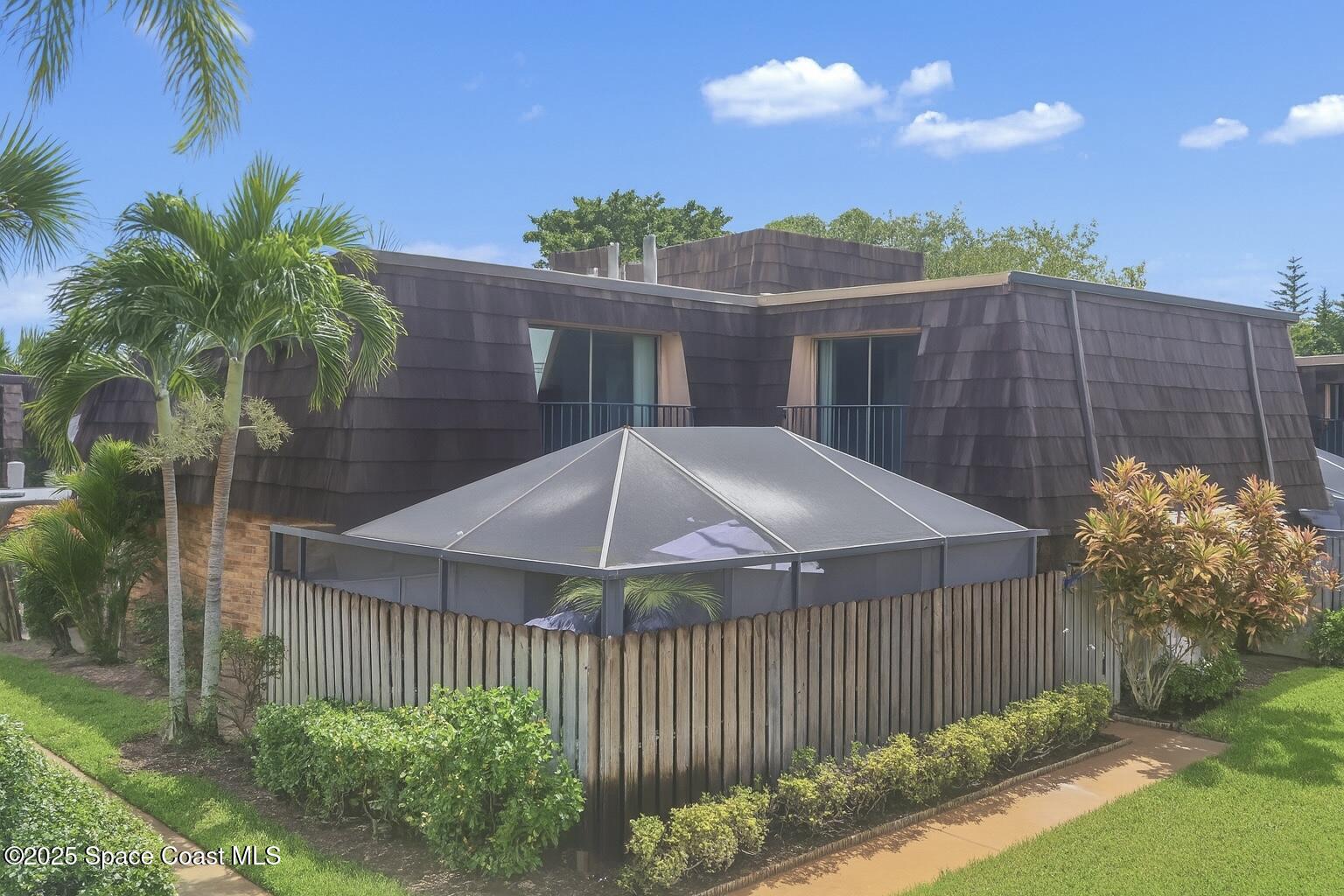 465 E Waverly Place 8b