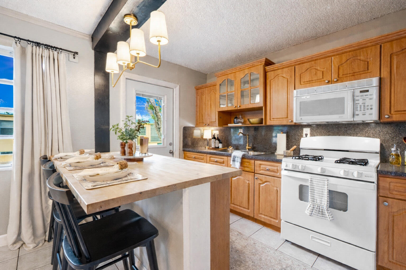 115 NE 202nd Terrace M20