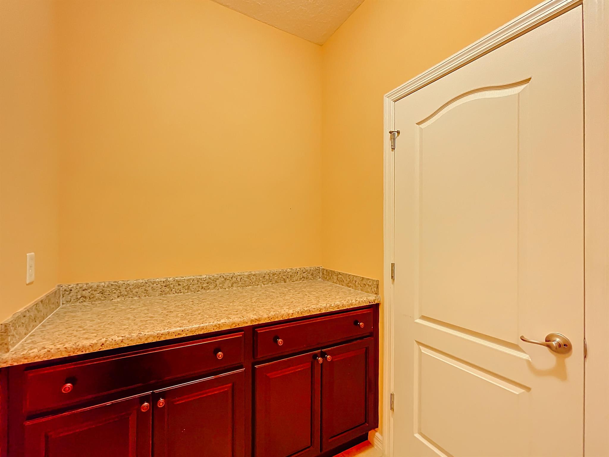 520 SW Dailey Avenue