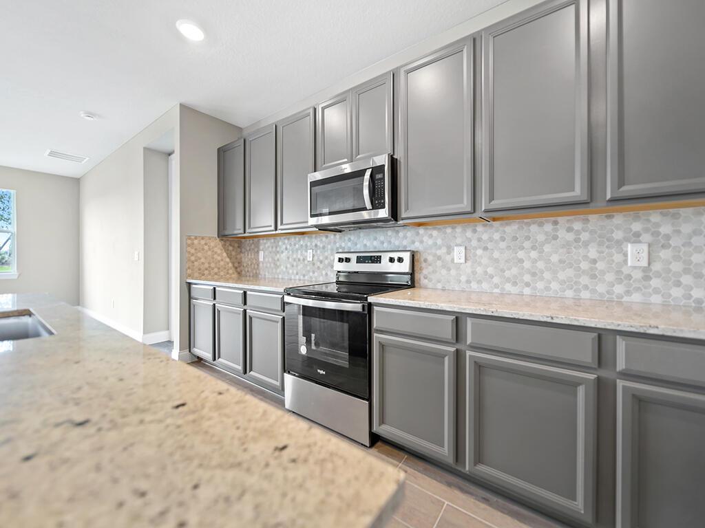 6600 NW Cloverdale Avenue