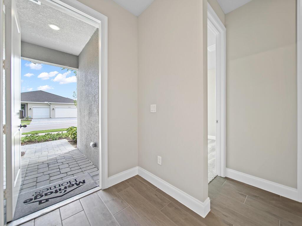 6600 NW Cloverdale Avenue