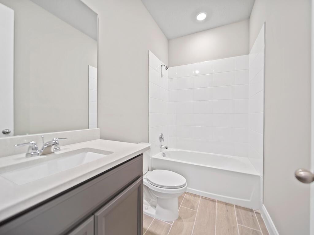 6600 NW Cloverdale Avenue