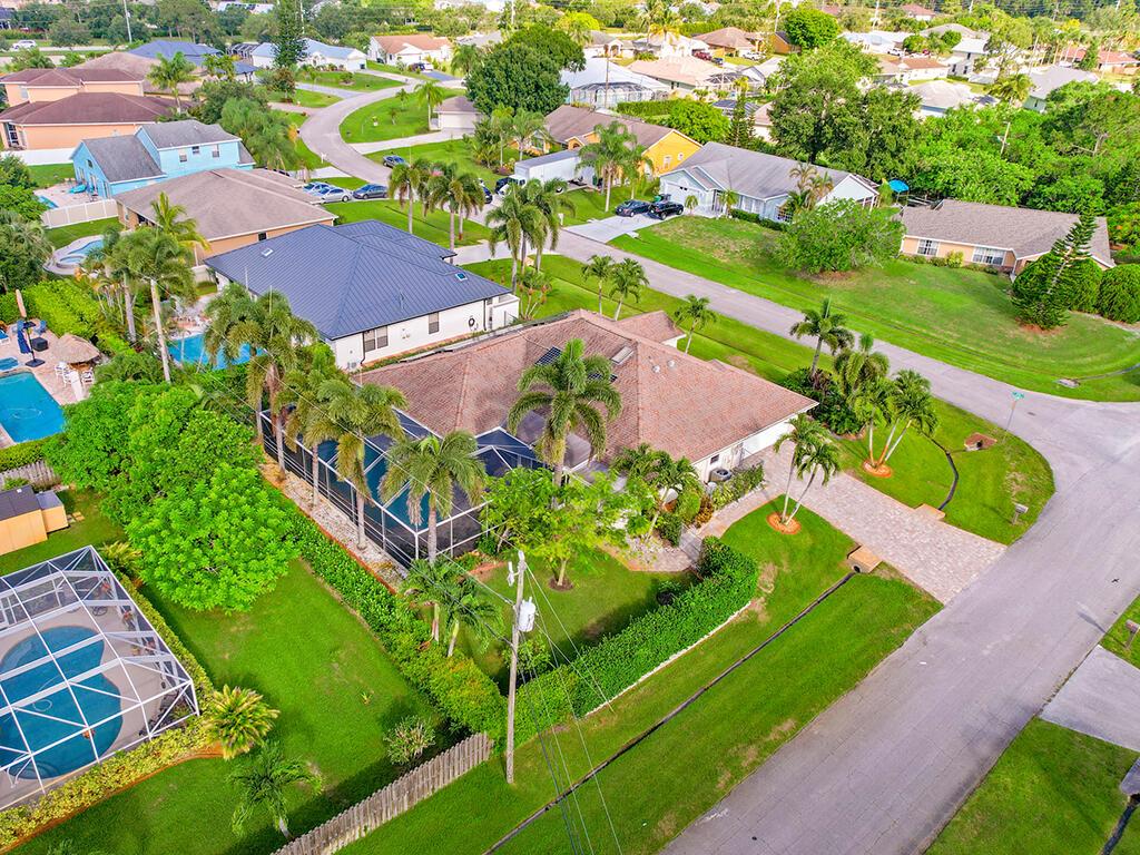 3268 SE Pinto Street