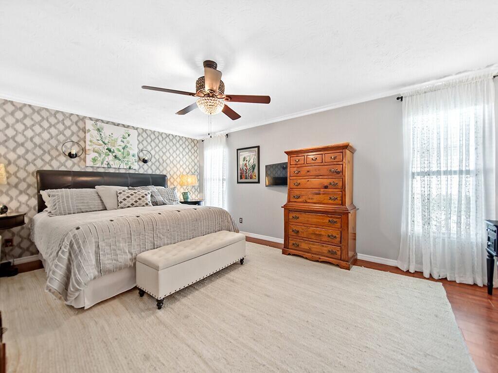 3268 SE Pinto Street