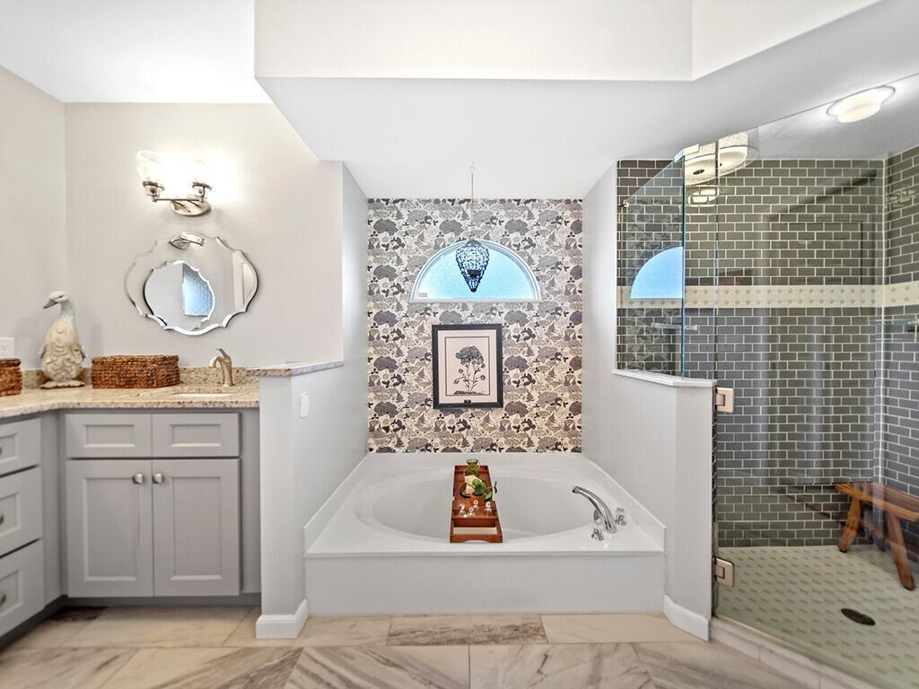 3268 SE Pinto Street