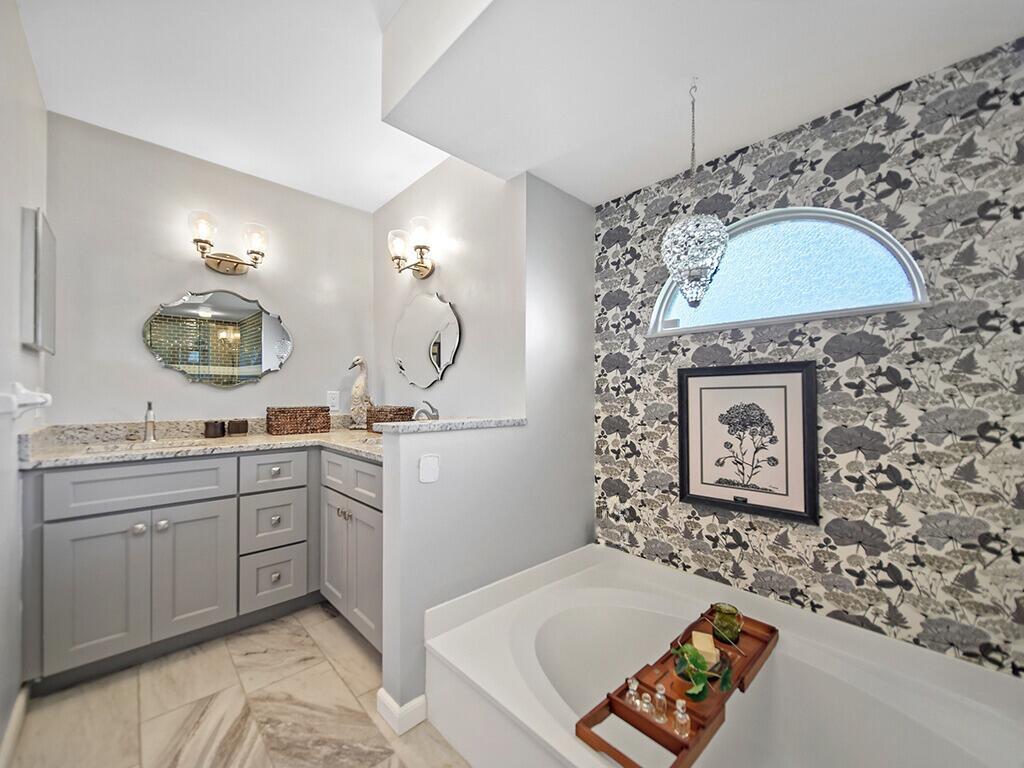 3268 SE Pinto Street