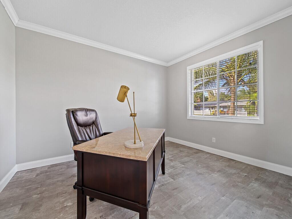 168 SW Oakridge Drive