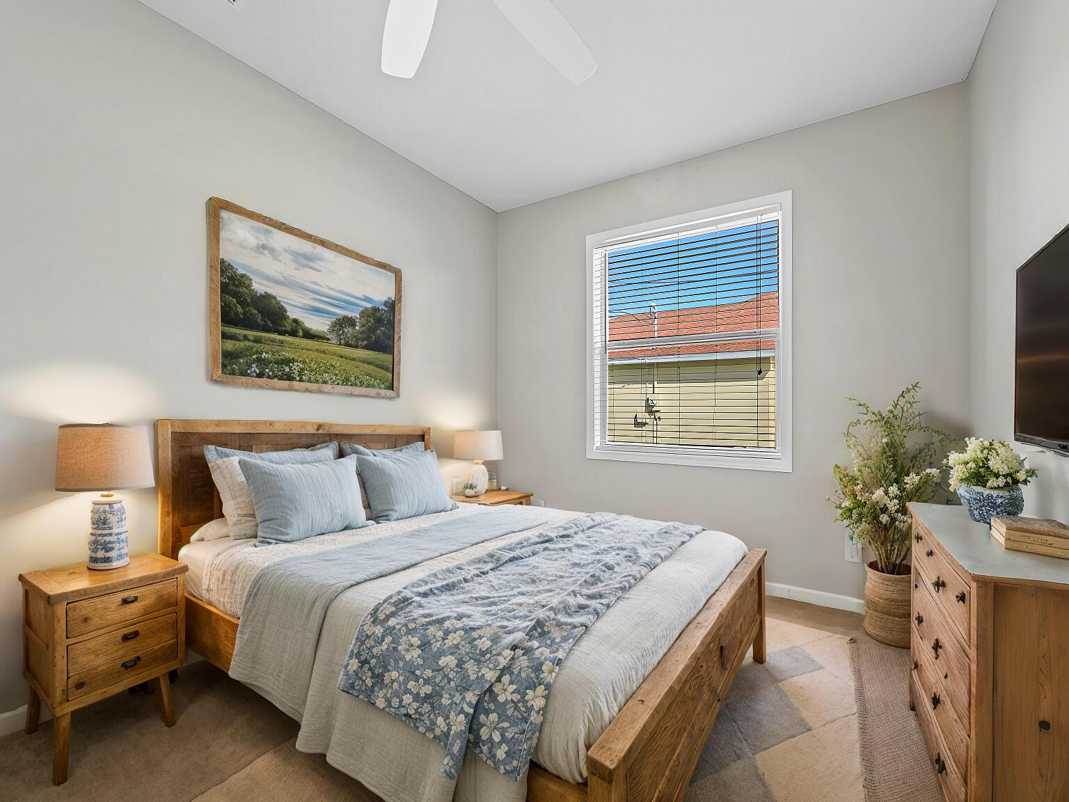 168 SW Oakridge Drive